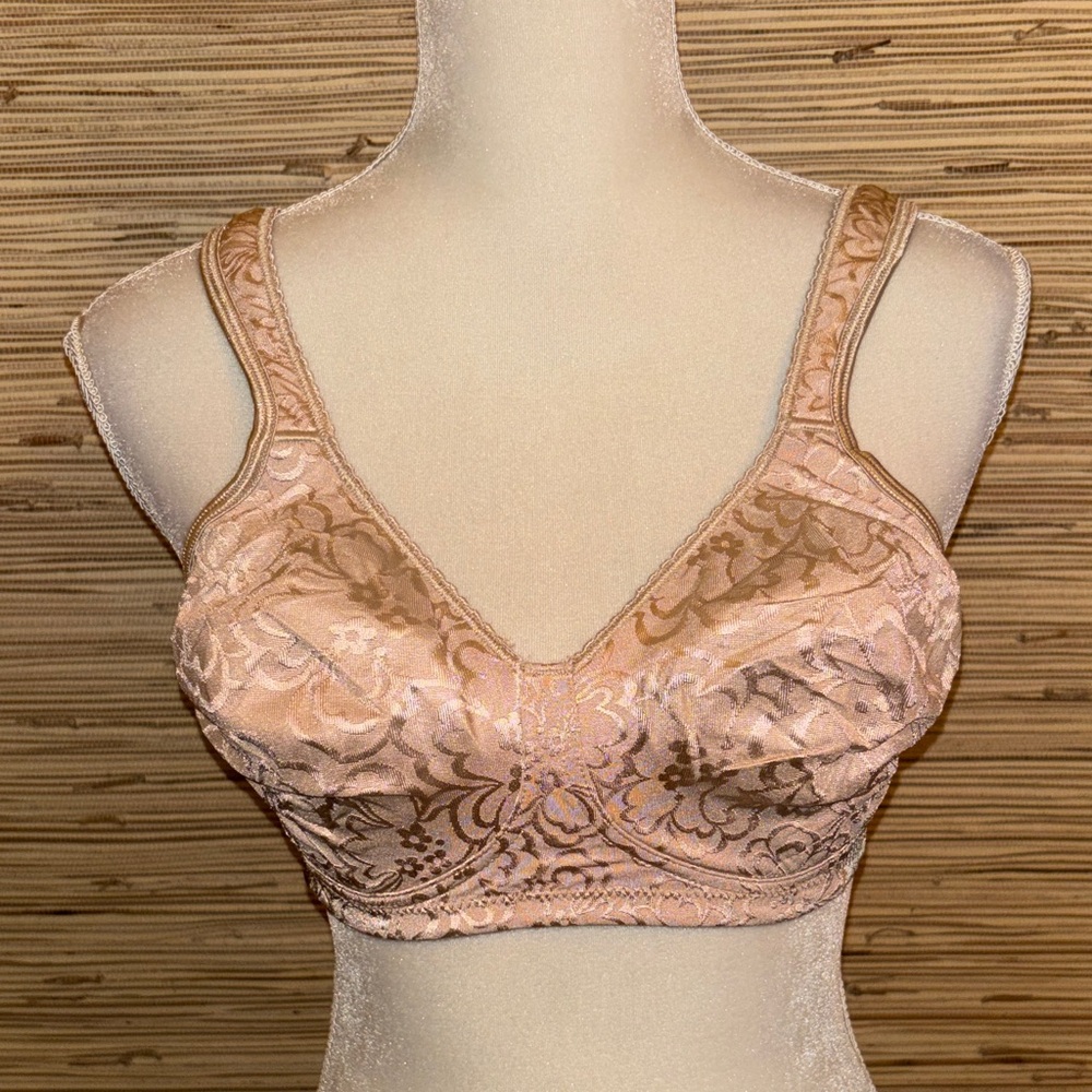 Playtex Floral Lace Bra in nude beige 36 C EUC!